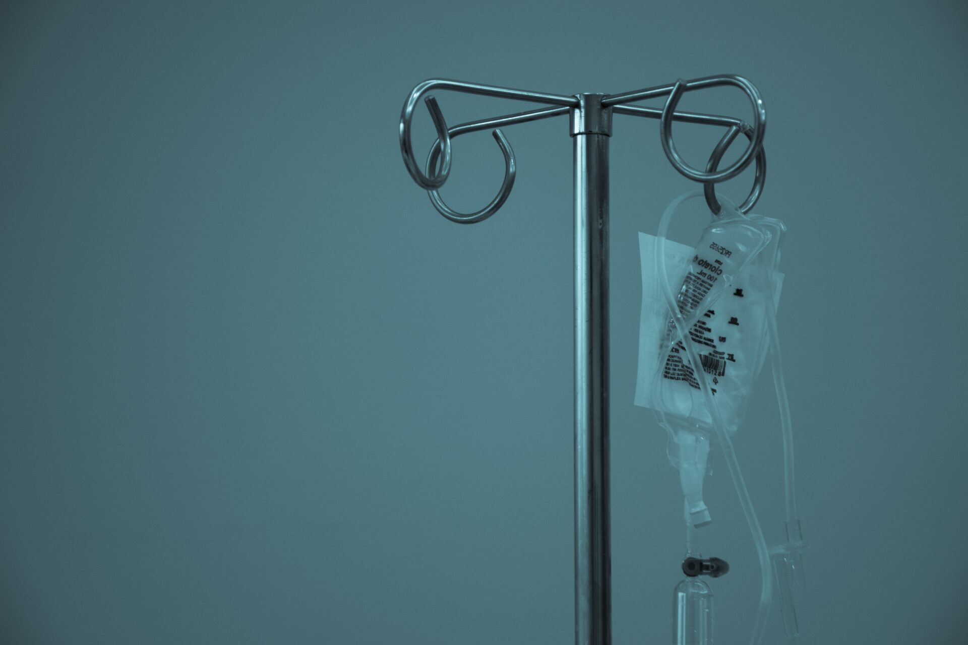 L’Intelligenza artificiale nel processo decisionale clinico: ripensare la responsabilità morale personale