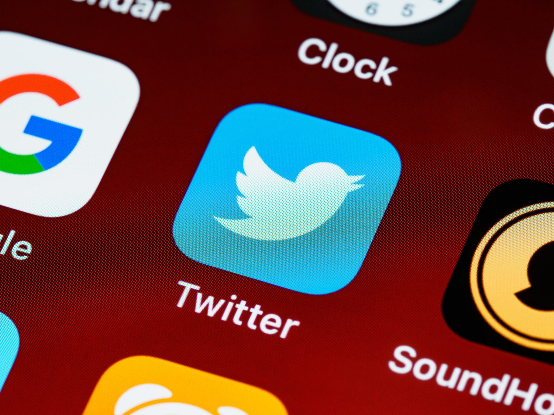 X (ex Twitter) ha un problema con la disinformazione