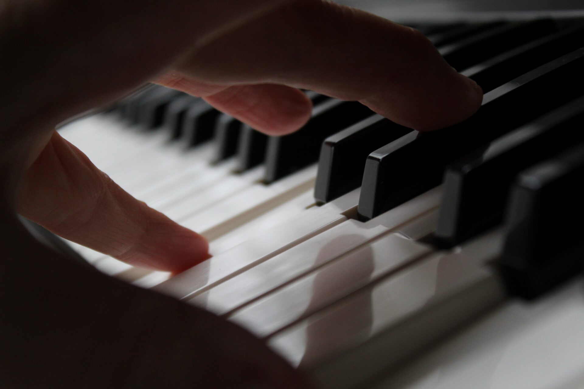 Un regista ha tentato – e fallito – di sostituire Hans Zimmer con l’AI