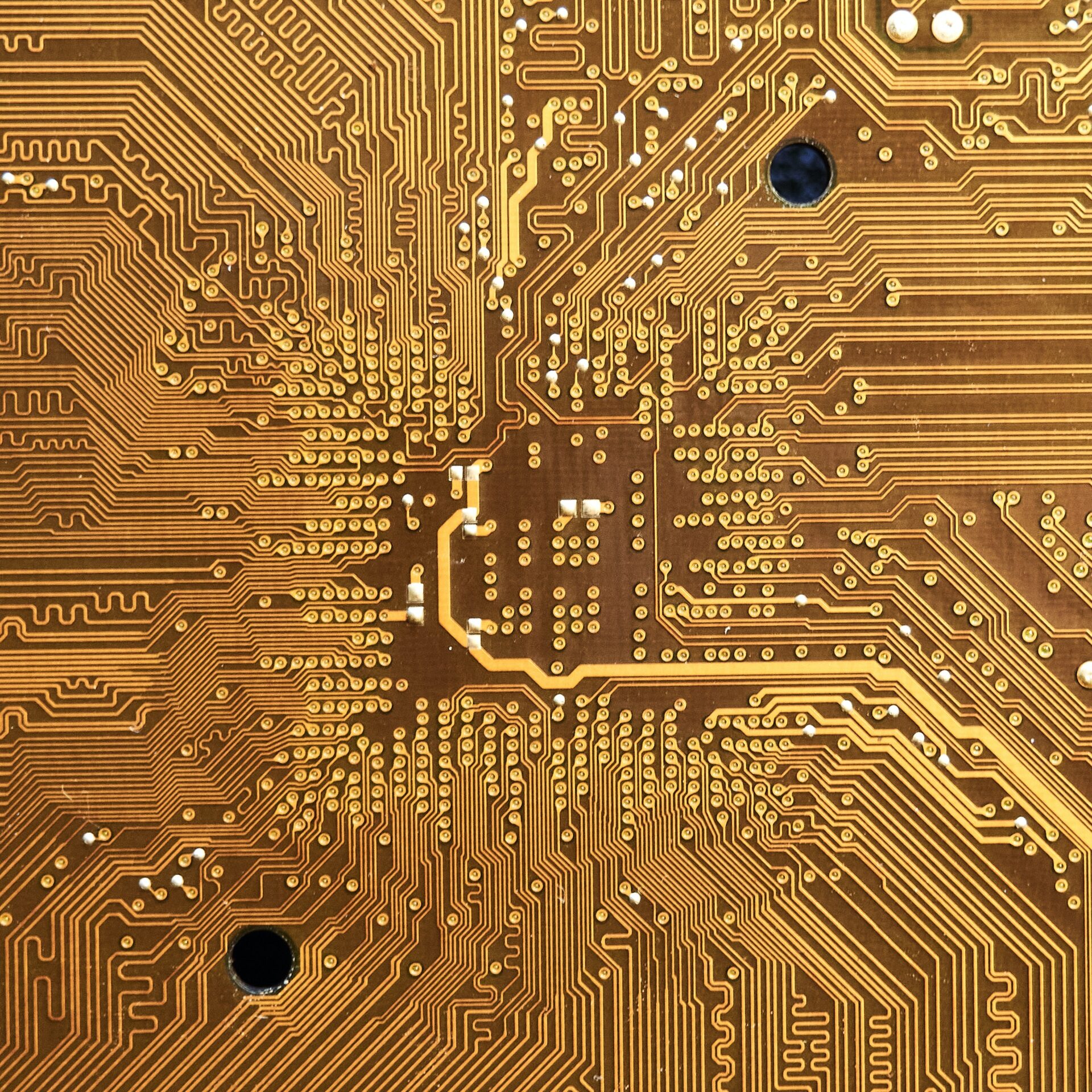 Via libera a Neuralink di Elon Musk, si cercano volontari per impiantare chip nel cervello