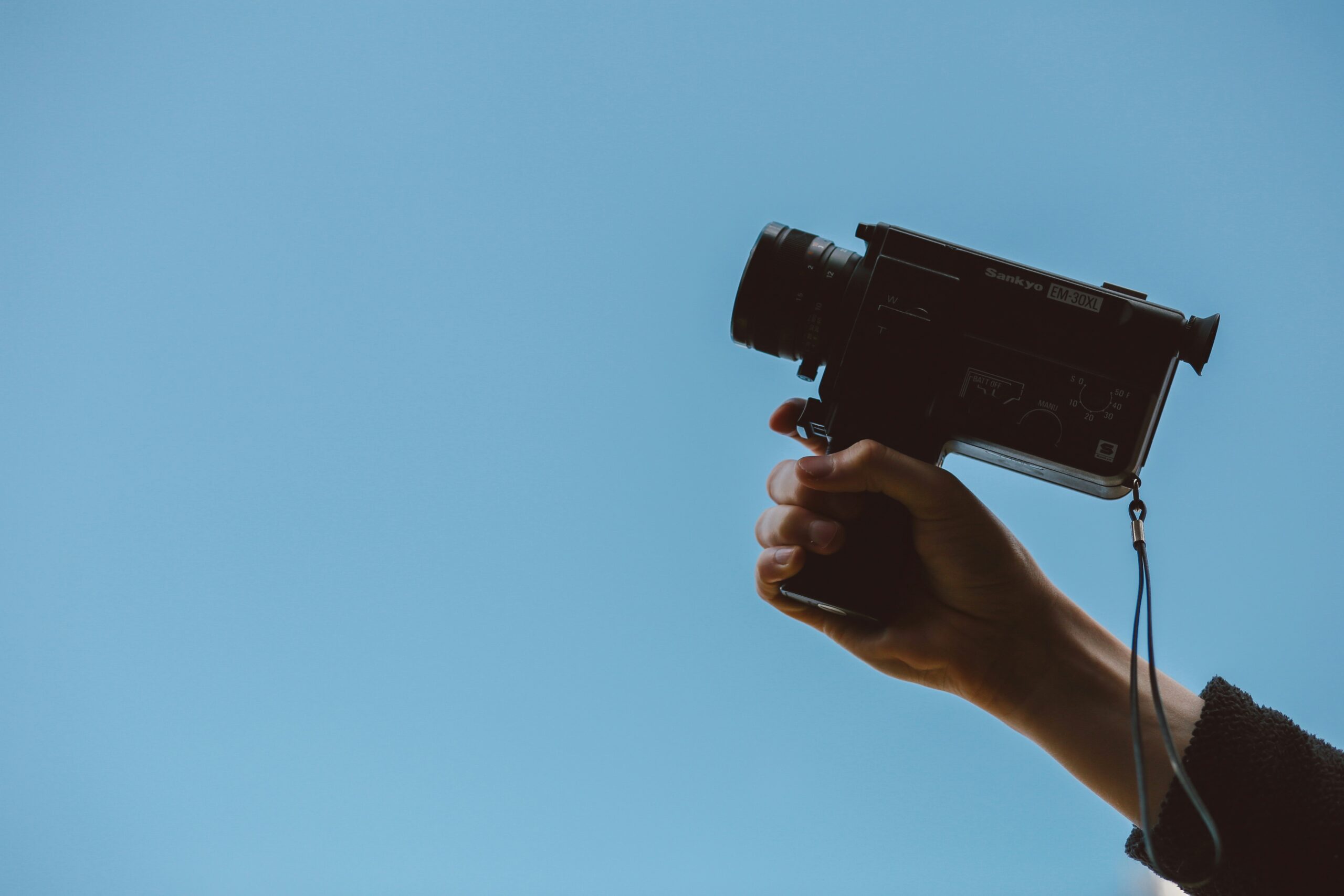 Fare dei video senza fotocamera? Sora: il ChatGPT dei video è alle porte.