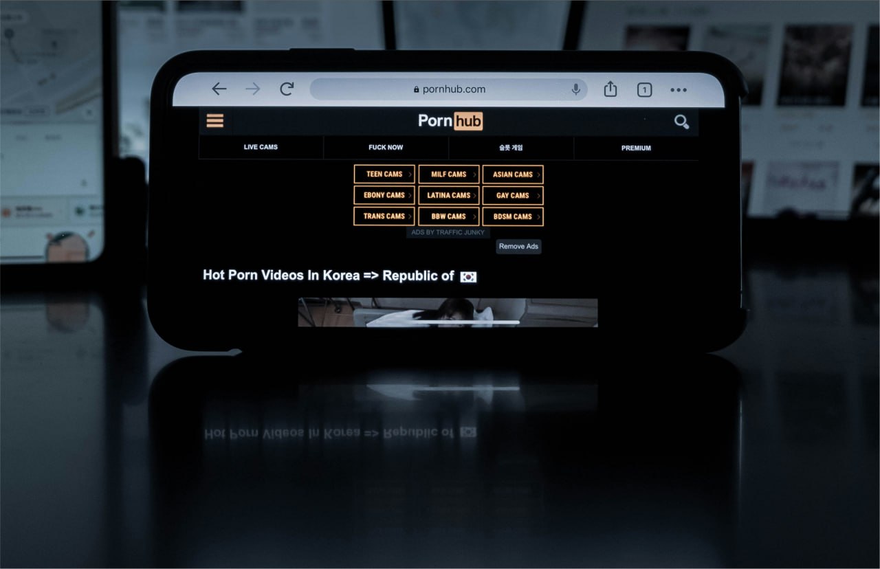 Programma pilota di Pornhub. Obiettivo? Combattere la ricerca di materiale illegale.