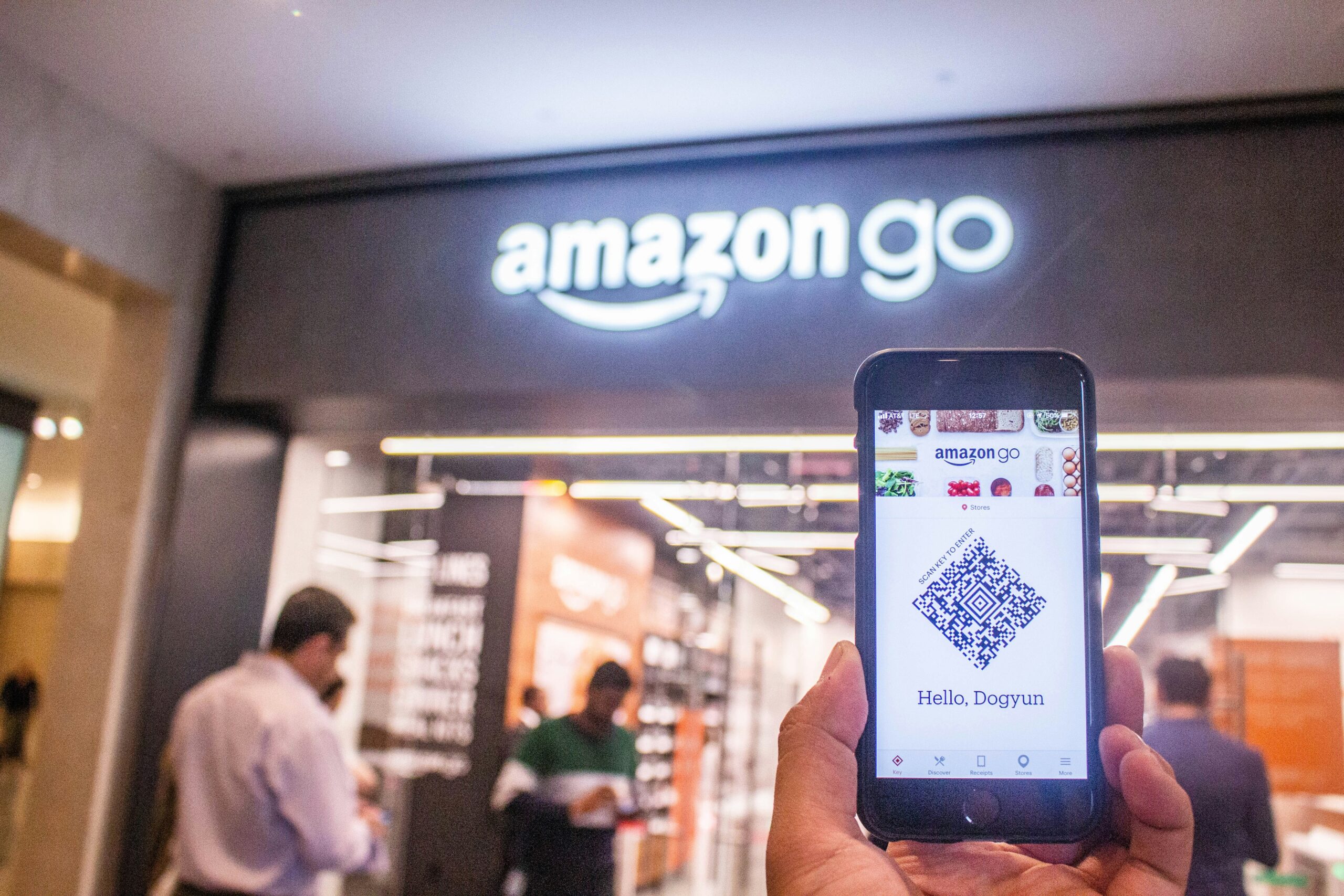 La verità dietro i negozi senza cassa di Amazon
