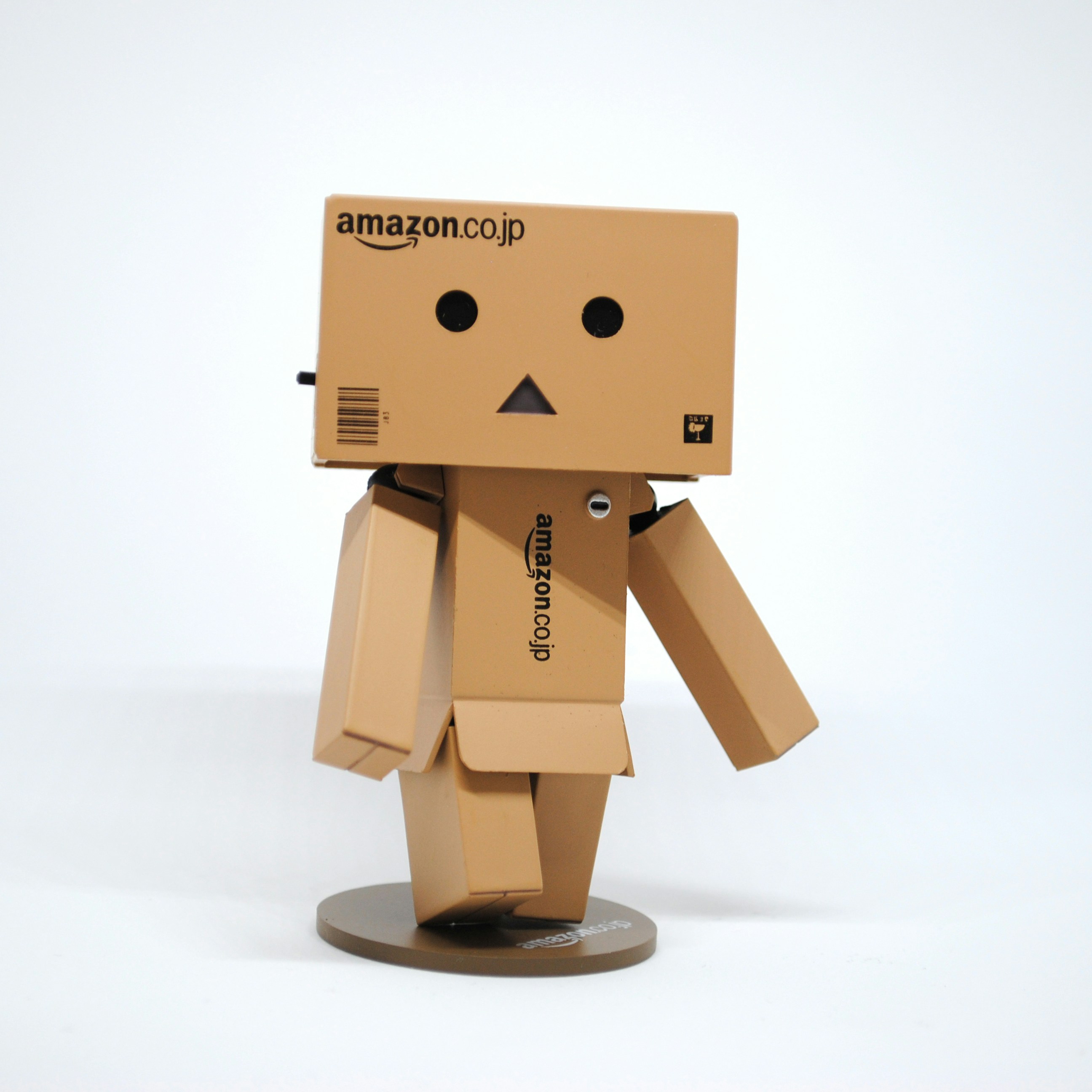 Impatto dell’IA nei magazzini Amazon: un rapporto rivelatore