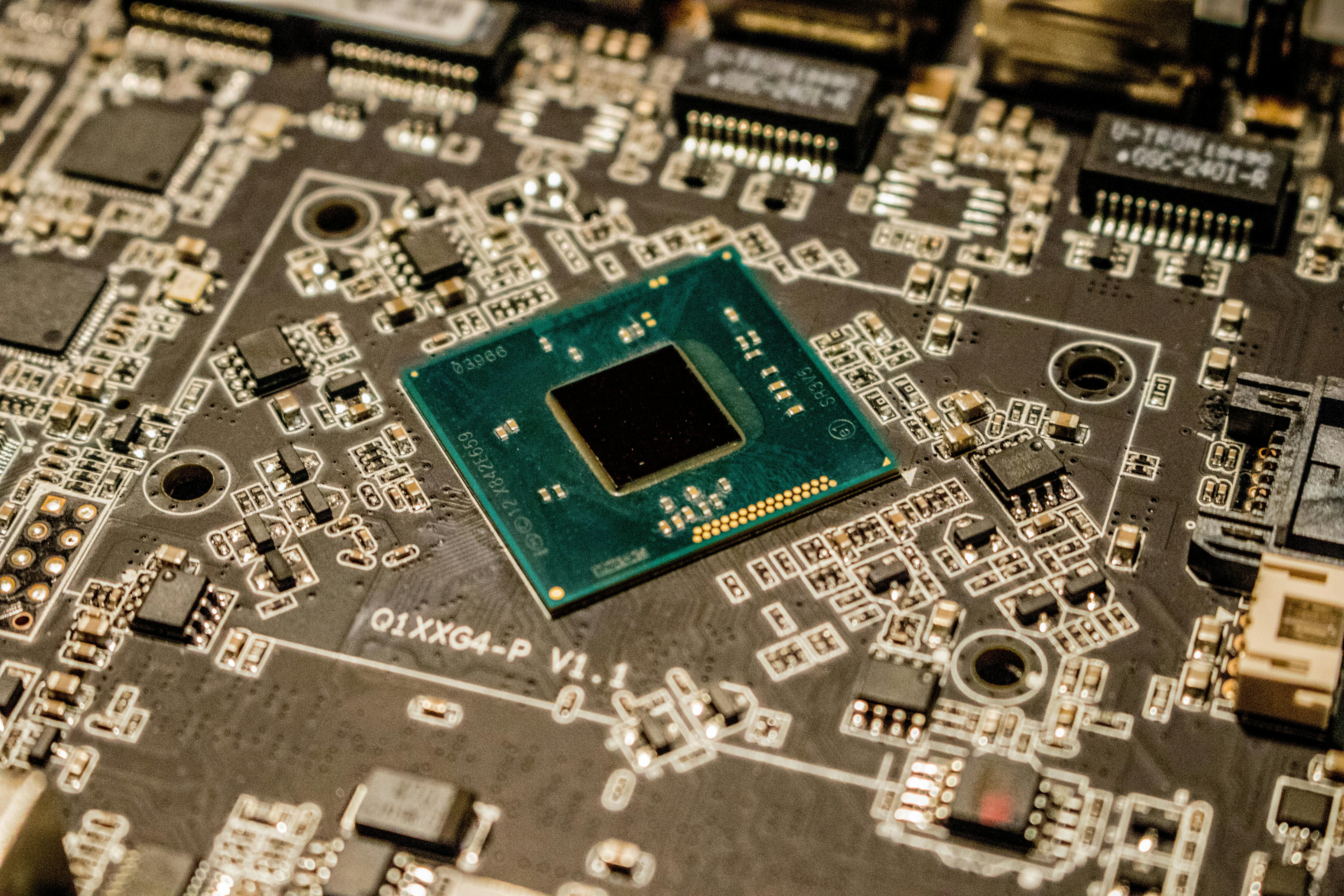 La fase di boom dei semiconduttori e la crisi imminente