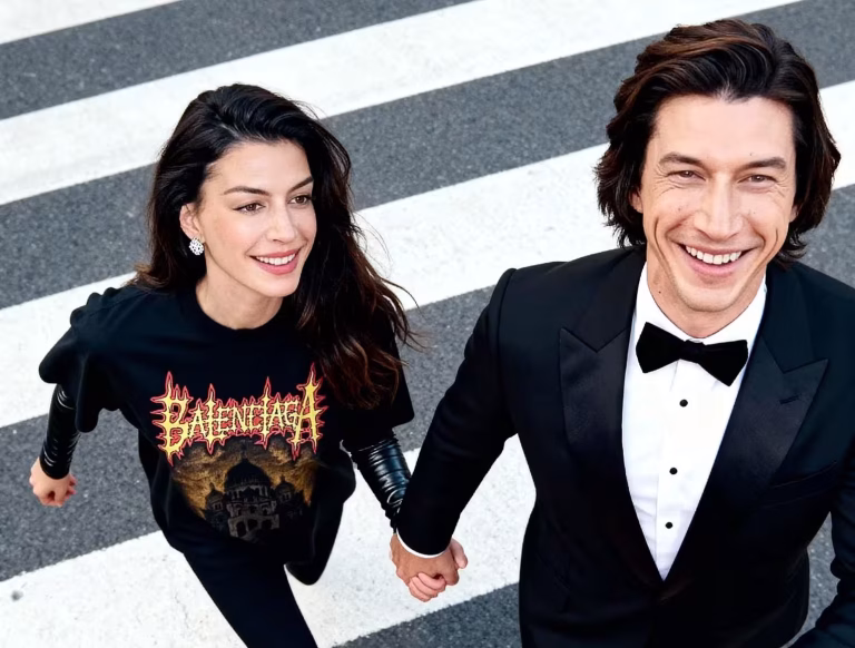 Immagine realistica di una fotografia creata tramite l'AI Meitu di Anne Hathaway e Adam Driver